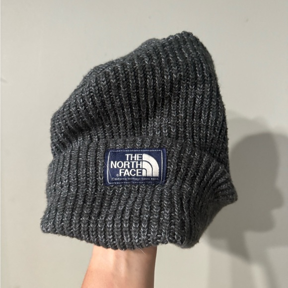 North Face Beanie - Picture 1 of 2
